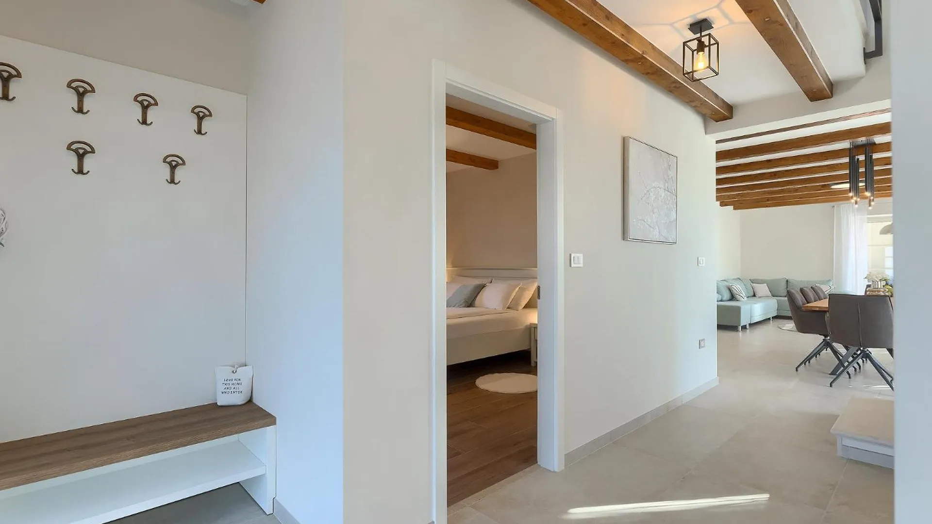 Beautiful Villa Jurasi With Outdoor Pool In Tinjan Muntrilj