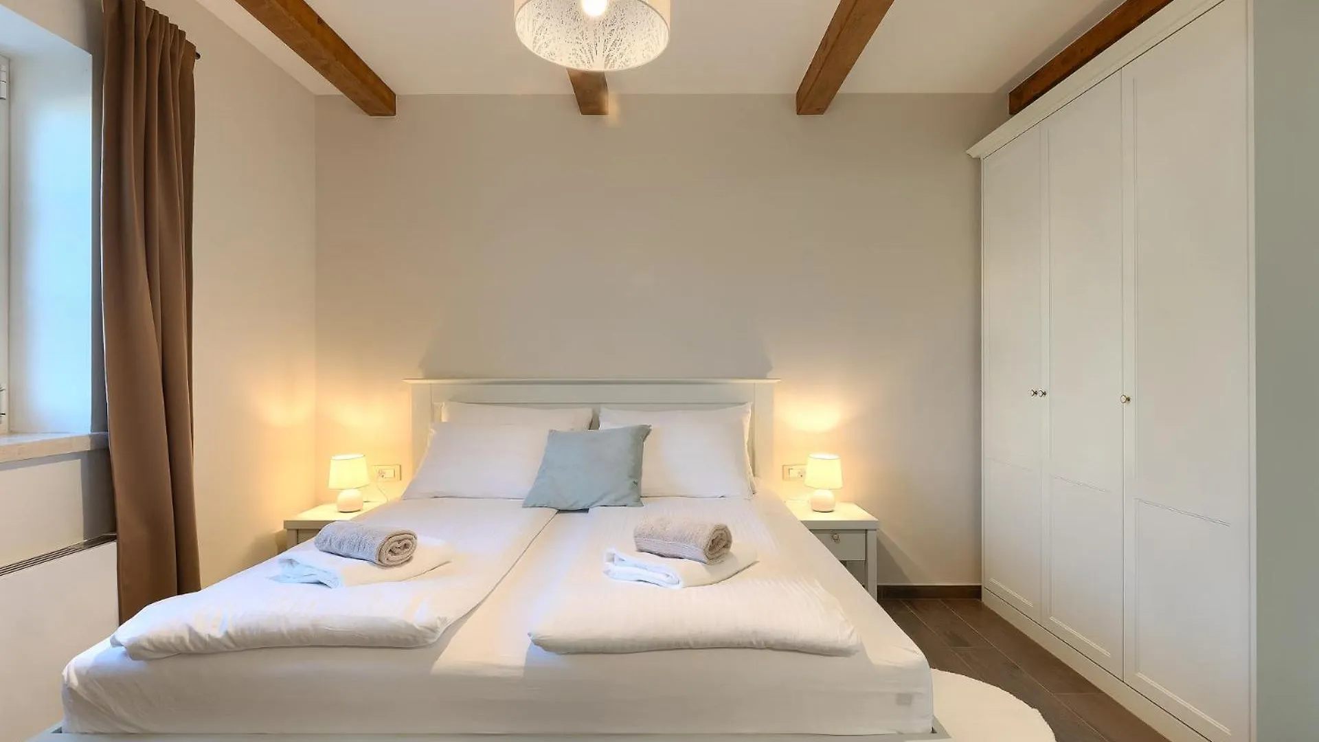 Beautiful Villa Jurasi With Outdoor Pool In Tinjan Muntrilj 0*,