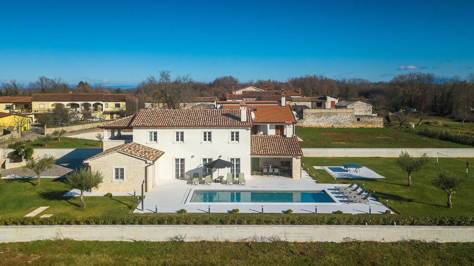 Beautiful Villa Jurasi With Outdoor Pool In Tinjan Muntrilj 크로아티아