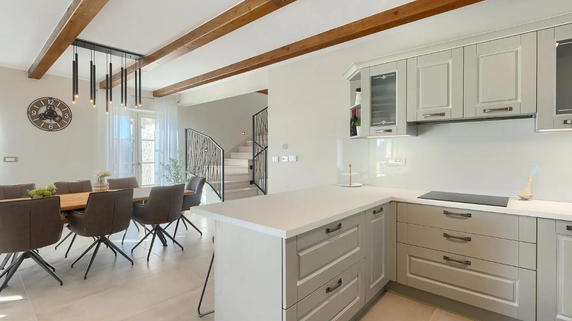 Beautiful Villa Jurasi With Outdoor Pool In Tinjan Muntrilj 0*,  크로아티아