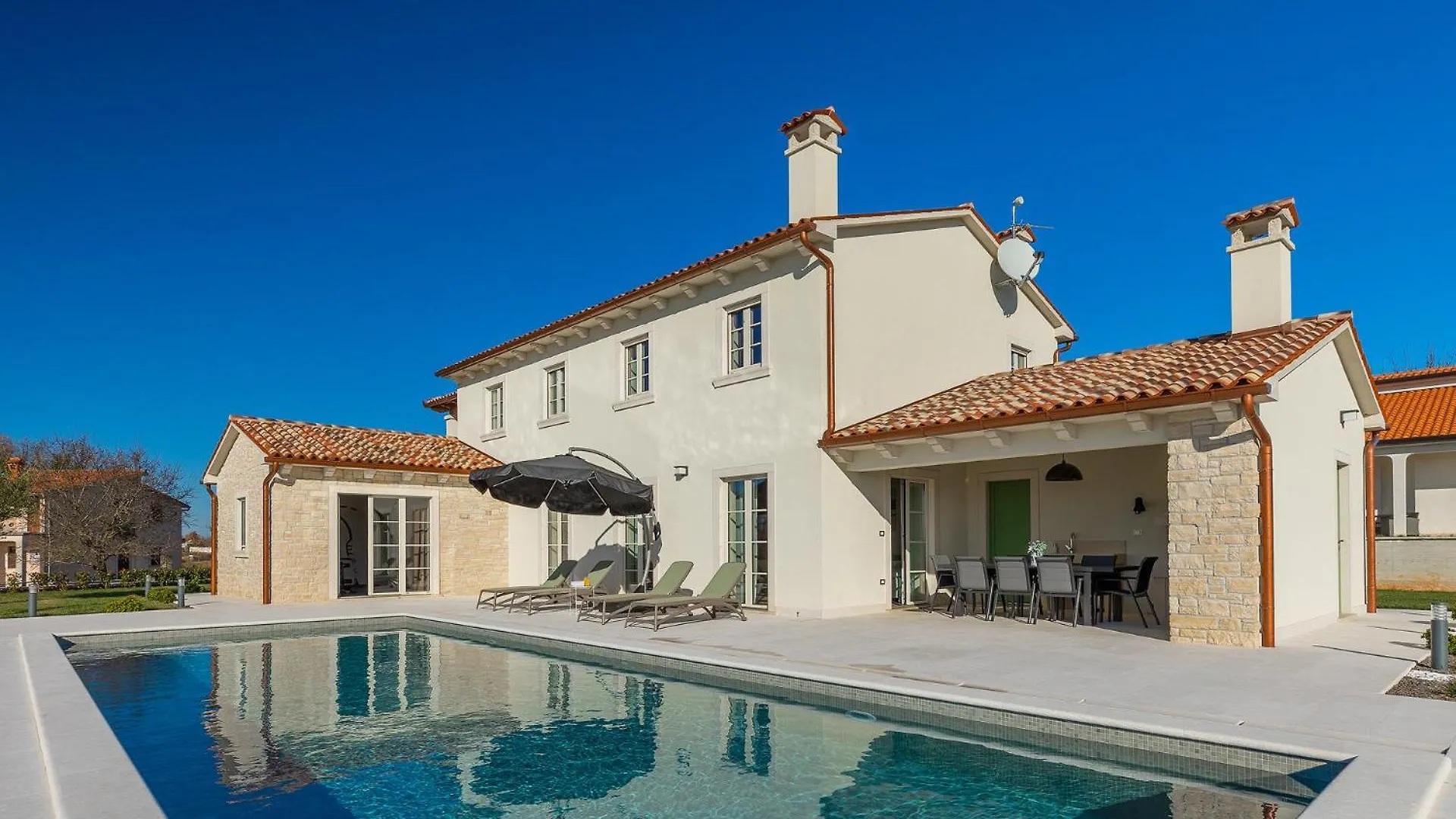 Beautiful Villa Jurasi With Outdoor Pool In Tinjan Muntrilj 0*,  크로아티아