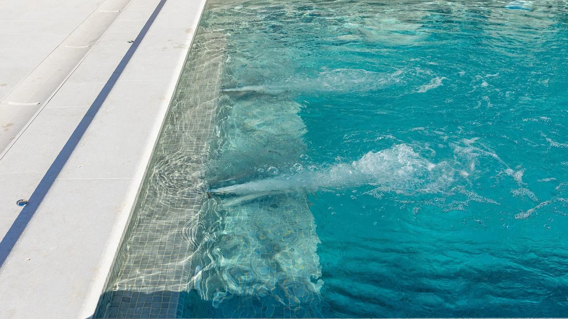 Beautiful Villa Jurasi With Outdoor Pool In Tinjan Muntrilj